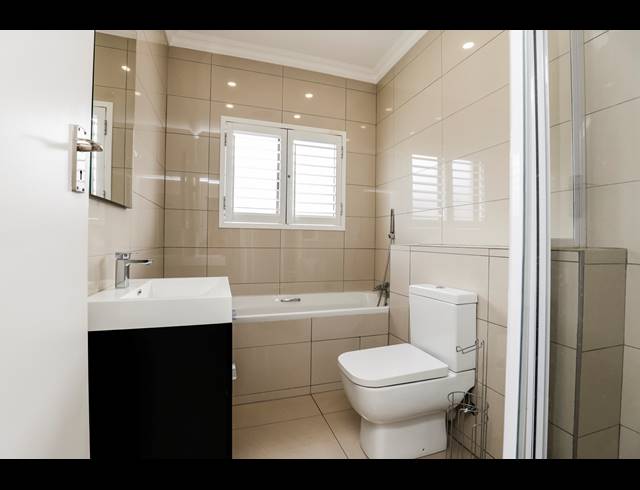 2 BEDROOM TOWNHOUSE FOR SALE IN ESSENWOOD